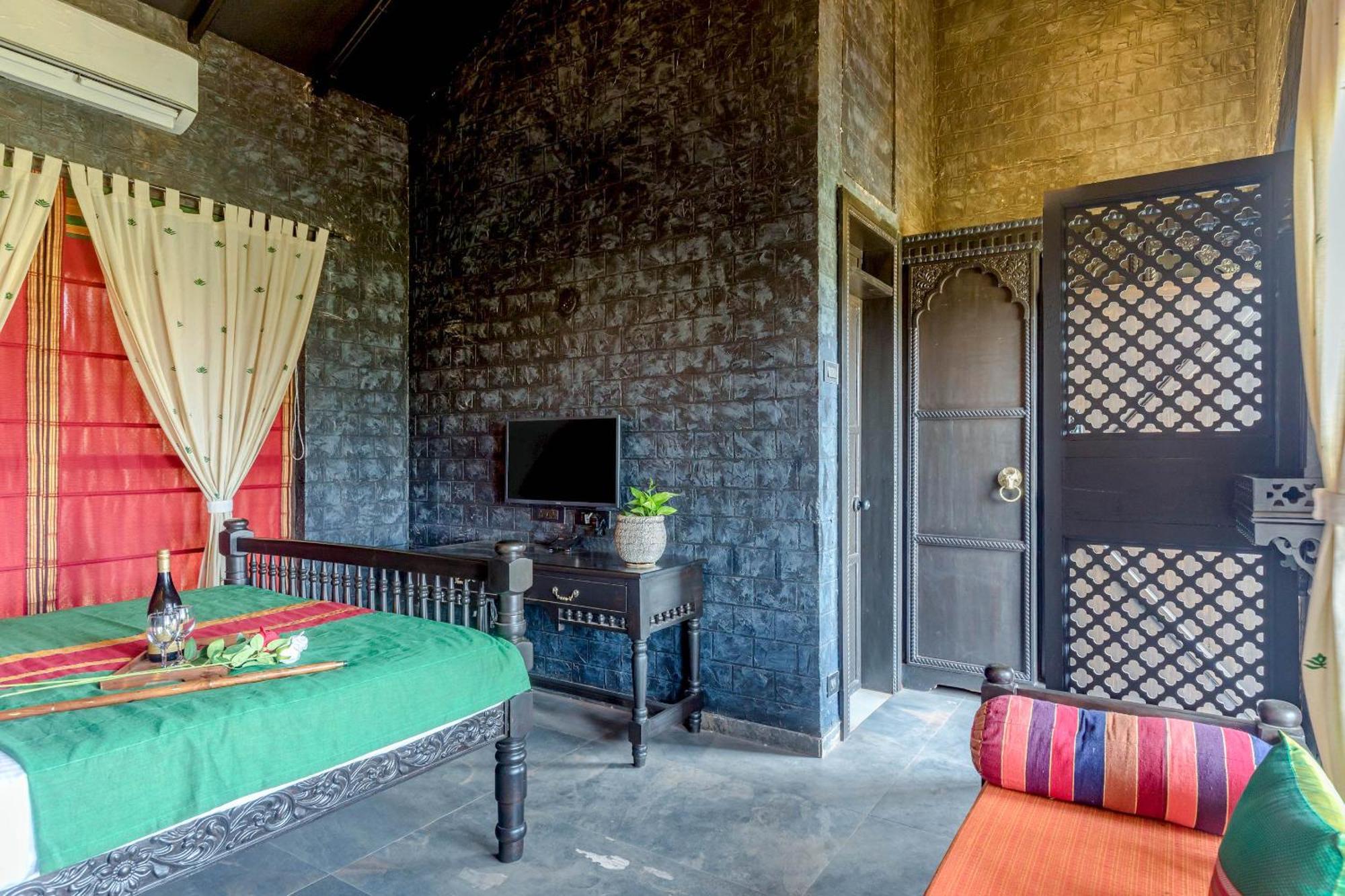 Dio Regaalo Theme Resort, Ratnāgiri Exterior foto